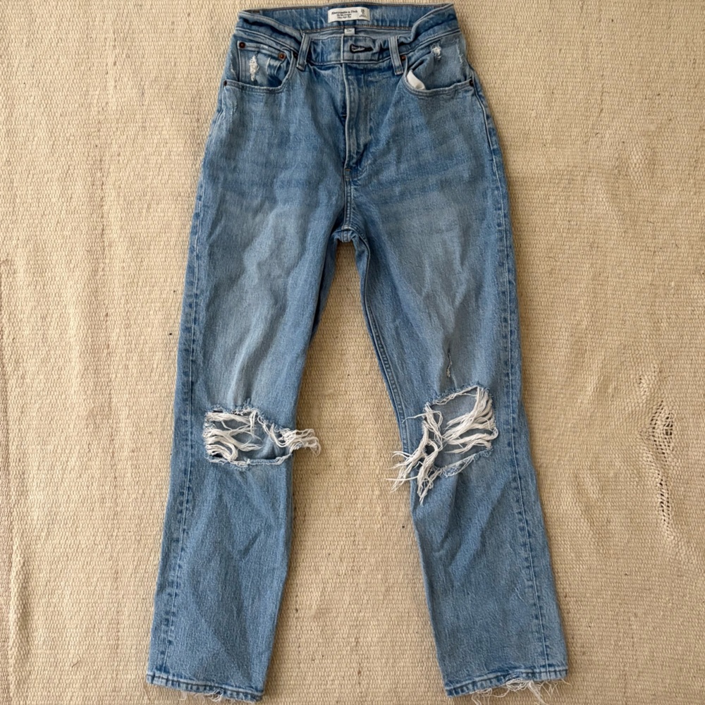 Abercrombie & Fitch Ultra High Rise 90s Straight Curve Love Jeans